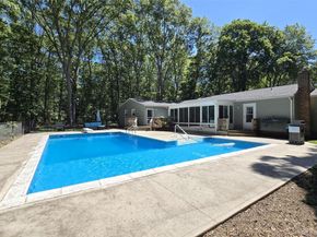 3 Ross Court, Manorville NY 11949