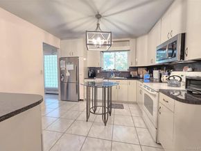 3 Ross Court, Manorville NY 11949