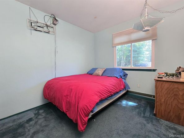 3 Ross Court, Manorville NY 11949