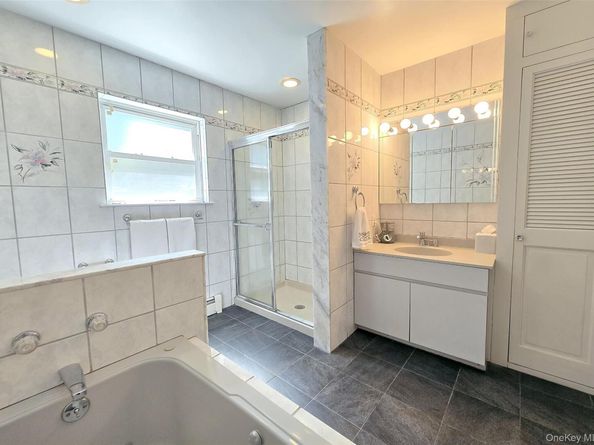 3 Ross Court, Manorville NY 11949