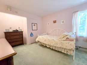 3 Ross Court, Manorville NY 11949