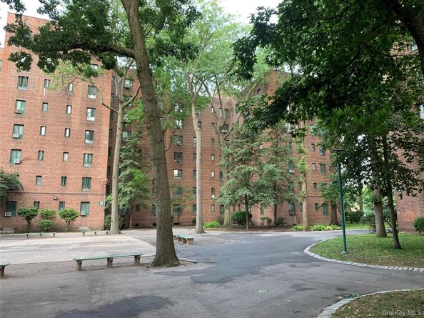 1594 Unionport Road 7D, Bronx NY 10462