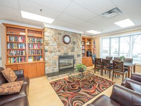 513 Narragansett Villas Drive 513, Lindenhurst NY 11757