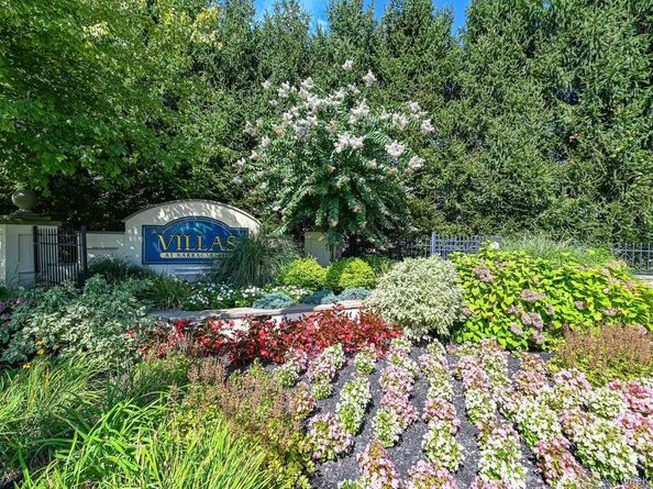 513 Narragansett Villas Drive 513, Lindenhurst NY 11757