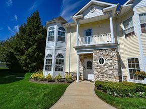 513 Narragansett Villas Drive 513, Lindenhurst NY 11757