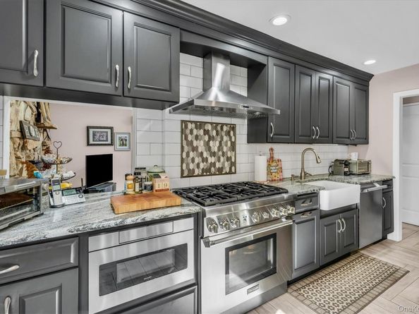 6 Saddler Court, South Huntington NY 11746