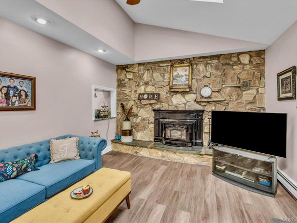 6 Saddler Court, South Huntington NY 11746