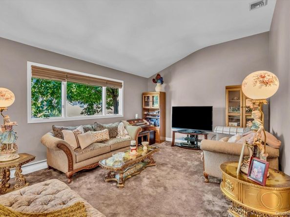 6 Saddler Court, South Huntington NY 11746