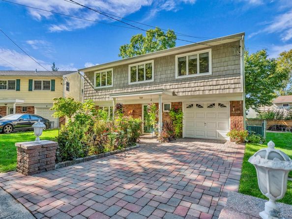 6 Saddler Court, South Huntington NY 11746