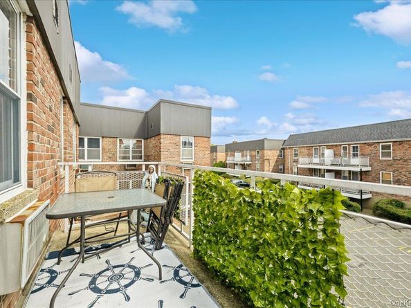 2 Fowler Avenue 206, Lynbrook NY 11563