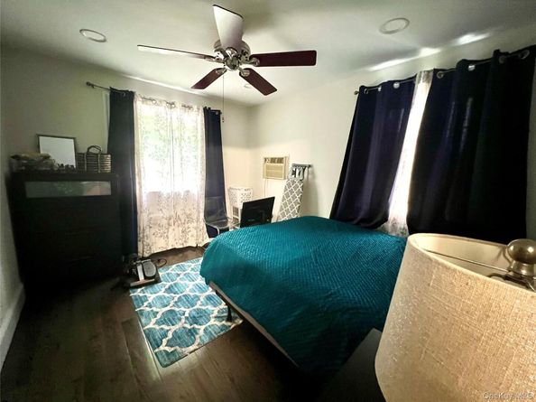 224-33 Kingsbury Avenue B, Oakland Gardens NY 11364