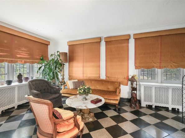 175 Lyncroft Road, New Rochelle NY 10804