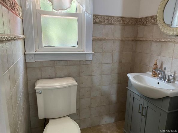 3937 John Lane, Seaford NY 11783