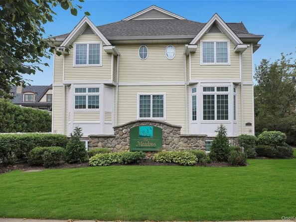 106 Morris Avenue 8, Rockville Centre NY 11570