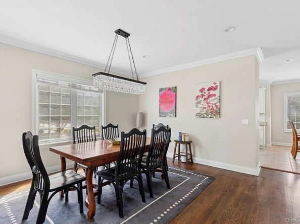 106 Morris Avenue 8, Rockville Centre NY 11570