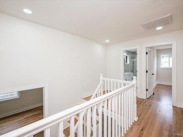 2 Ravenwood Drive, Kings Park NY 11754