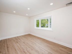 2 Ravenwood Drive, Kings Park NY 11754