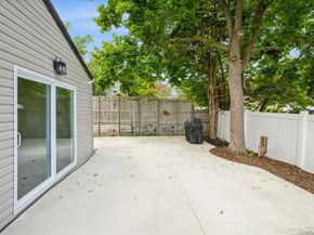 2 Ravenwood Drive, Kings Park NY 11754