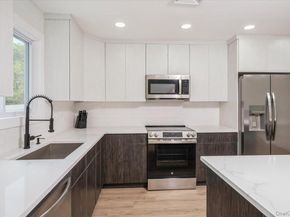 2 Ravenwood Drive, Kings Park NY 11754