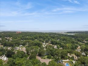 2 Ravenwood Drive, Kings Park NY 11754