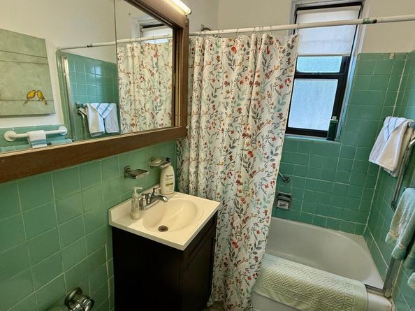 83-55 Woodhaven Boulevard 2K, Woodhaven NY 11421