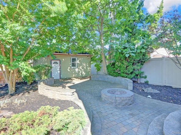 89 Rolling Street, Lynbrook NY 11563