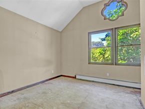 89 Rolling Street, Lynbrook NY 11563