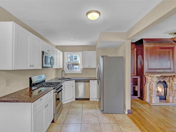 89 Rolling Street, Lynbrook NY 11563