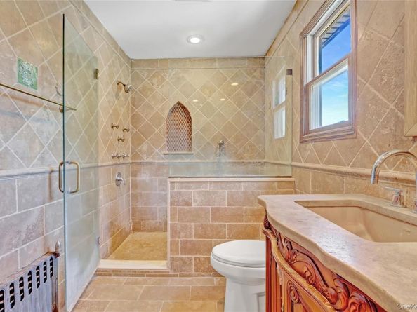 89 Rolling Street, Lynbrook NY 11563