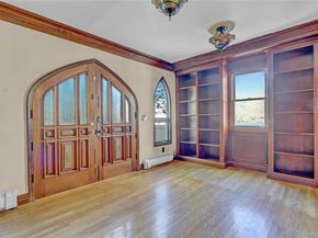 89 Rolling Street, Lynbrook NY 11563