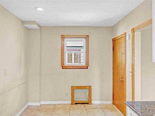 89 Rolling Street, Lynbrook NY 11563