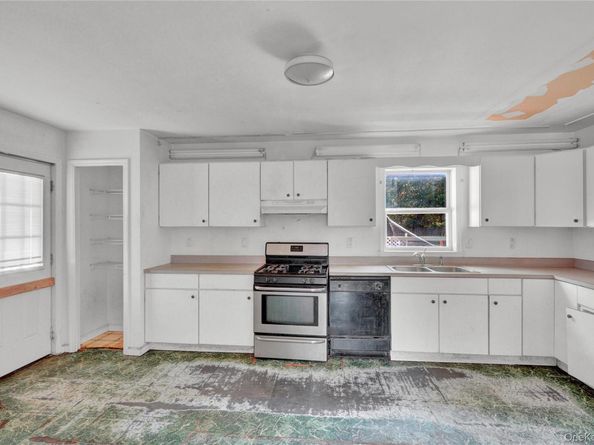 436 N Magee Street, Southampton NY 11968