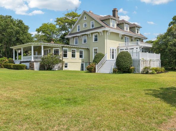 90 Thompson Avenue, Babylon NY 11702