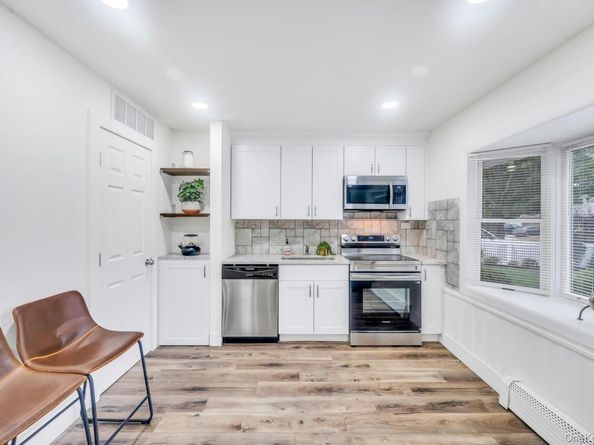 33 Beacon Lane, Hicksville NY 11801