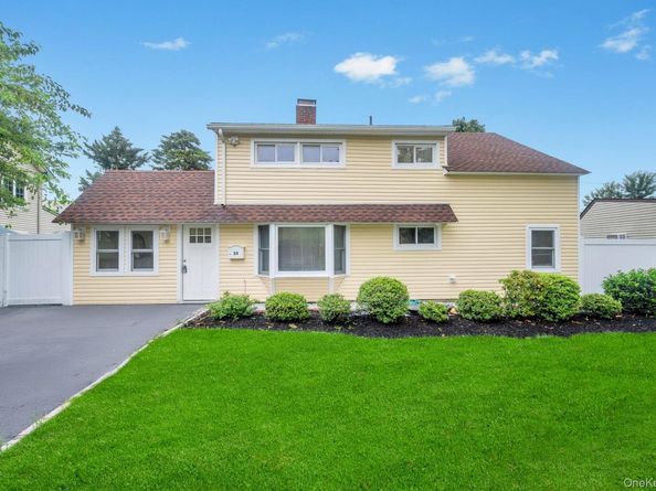 33 Beacon Lane, Hicksville NY 11801