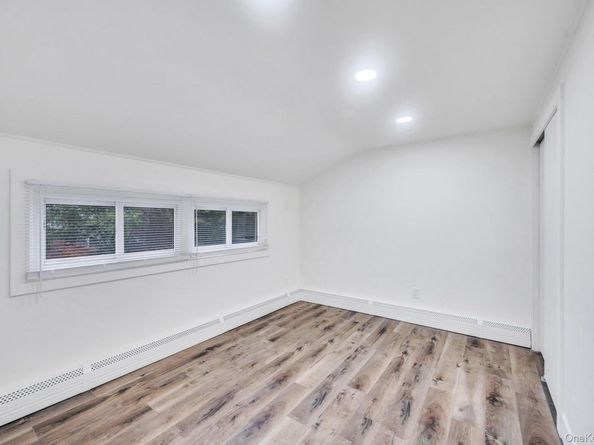 33 Beacon Lane, Hicksville NY 11801