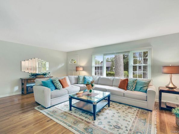 1 Ann Place, Port Washington NY 11050