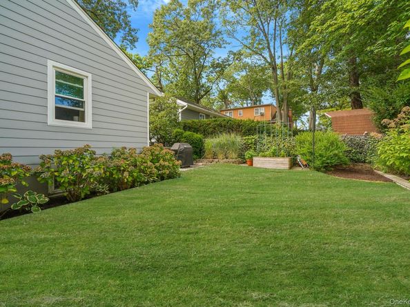 1 Ann Place, Port Washington NY 11050