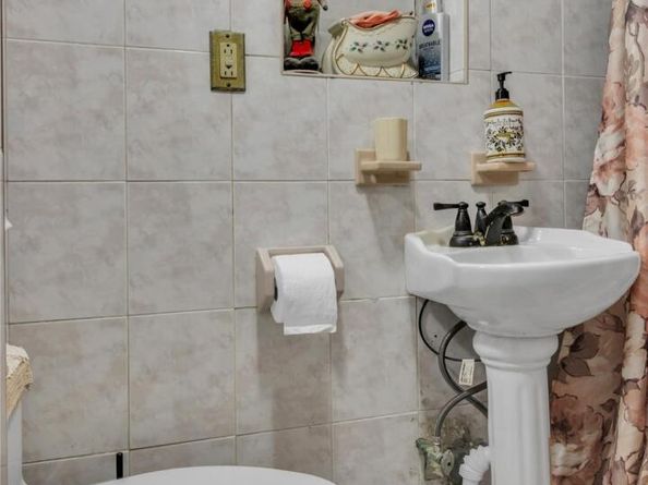 2308 31 Drive, Astoria NY 11106