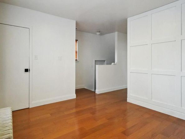9456 225th Street, Queens Village NY 11428