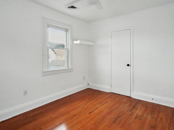 9456 225th Street, Queens Village NY 11428