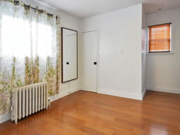 9456 225th Street, Queens Village NY 11428