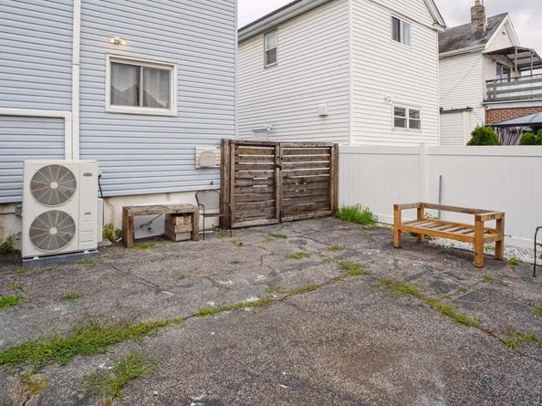 9456 225th Street, Queens Village NY 11428