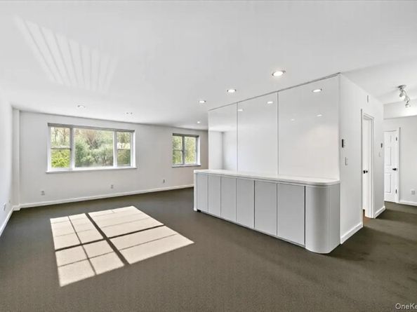 25 Chapel Place 2D, Great Neck NY 11021