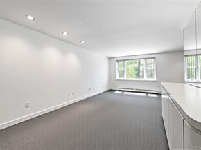 25 Chapel Place 2D, Great Neck NY 11021