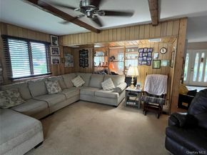 9 Hollings Drive, Deer Park NY 11729