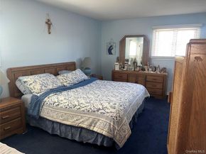 9 Hollings Drive, Deer Park NY 11729