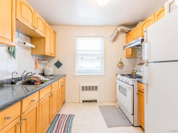 69-28 Kissena Blvd Boulevard 130B, Kew Garden Hills NY 11367