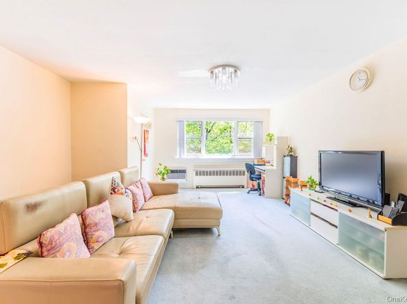69-28 Kissena Blvd Boulevard 130B, Kew Garden Hills NY 11367
