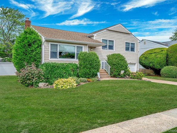 552 Benton Road, East Meadow NY 11554